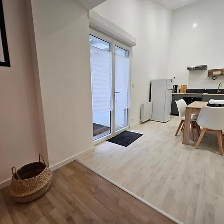2 Maisons Réunies De Plain-pied 6 Hypercentre Et à 300 M De La Accueil Humain