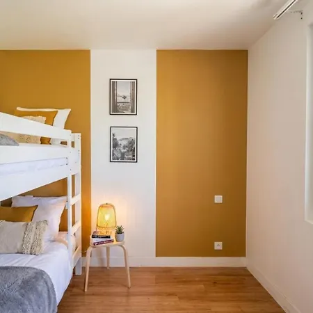 Villa 2 Maisons Réunies De Plain-pied 6 Hypercentre Et à 300 M De La Accueil Humain *