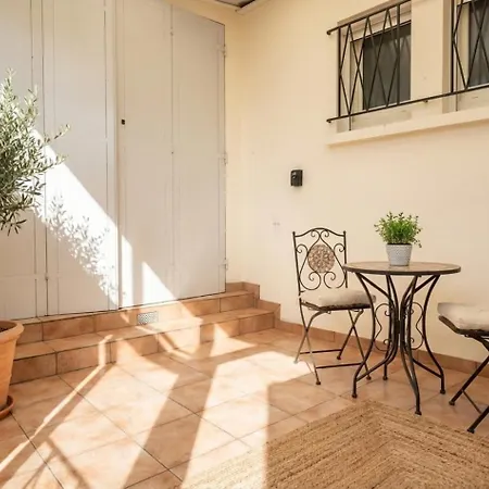 2 Maisons Réunies De Plain-pied 6 Hypercentre Et à 300 M De La Accueil Humain *