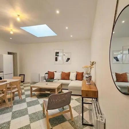 Villa 2 Maisons Réunies De Plain-pied 6 Hypercentre Et à 300 M De La Accueil Humain *