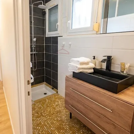 2 Maisons Réunies De Plain-pied 6 Hypercentre Et à 300 M De La Accueil Humain Royan