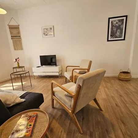 2 Maisons Reunies De Plain-pied 6 Hypercentre Et A 300 M De La Accueil Humain Royan