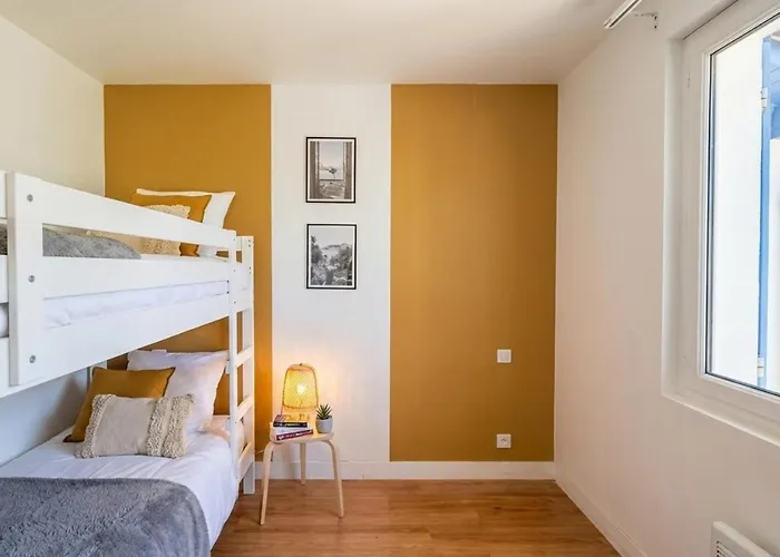 Villa 2 Maisons Reunies De Plain-pied 6 Hypercentre Et A 300 M De La Accueil Humain *